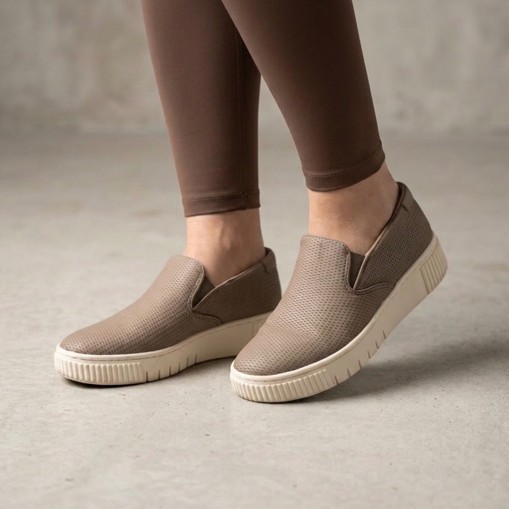 SOULNaturalizer Tia Perforated SlipOn Platform Sneaker Taupe S 6.5 Retail $110